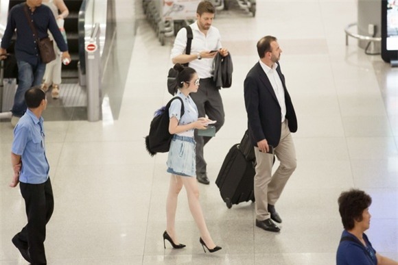 Diễn viên lý nhã kỳ,cựu đại sứ du lịch việt nam,lý nhã kỳ trong vòng vây fans