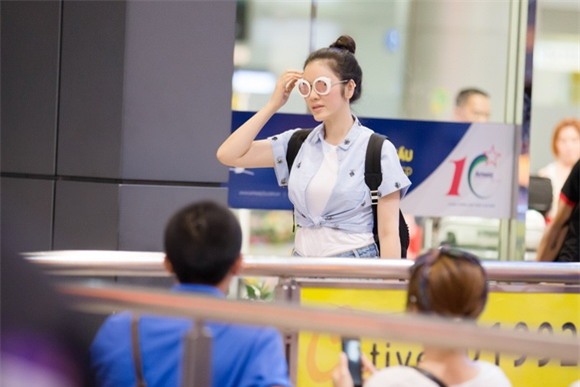 Diễn viên lý nhã kỳ,cựu đại sứ du lịch việt nam,lý nhã kỳ trong vòng vây fans