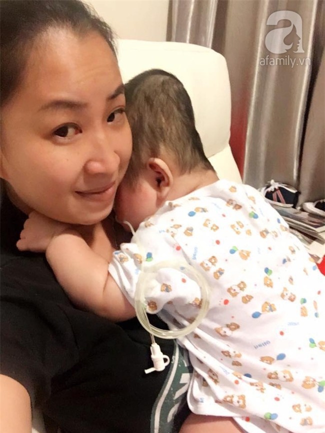 Vỡ òa hạnh phúc khi bé Phạm Đức Lộc đã mọc răng, đang tập lật - Ảnh 7.