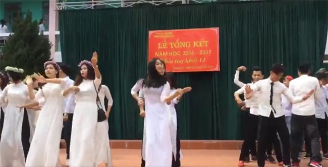 Tranh luan ve hoc sinh lop 12 'nhay nhu len san' sau le tot nghiep hinh anh 1