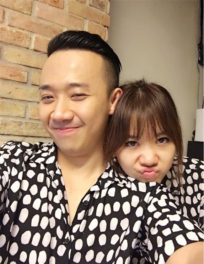 tran thanh bi vo "kem chat" tu nha den quan karaoke va day la thai do hinh anh 21