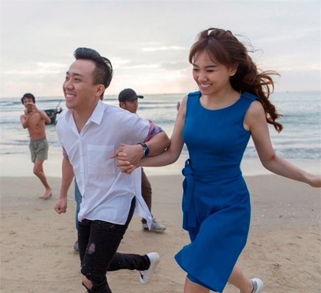 tran thanh bi vo "kem chat" tu nha den quan karaoke va day la thai do hinh anh 25