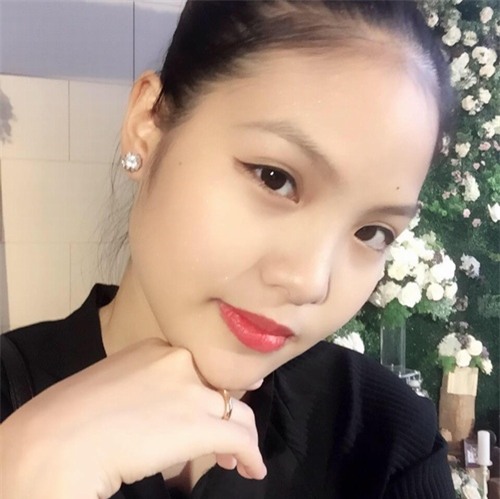 Nhan sắc gái một con của Khánh Linh.