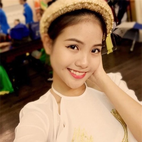 Nét nữ tính, dịu dàng và tươi trẻ của bà xã kiện tướng Chí Anh.