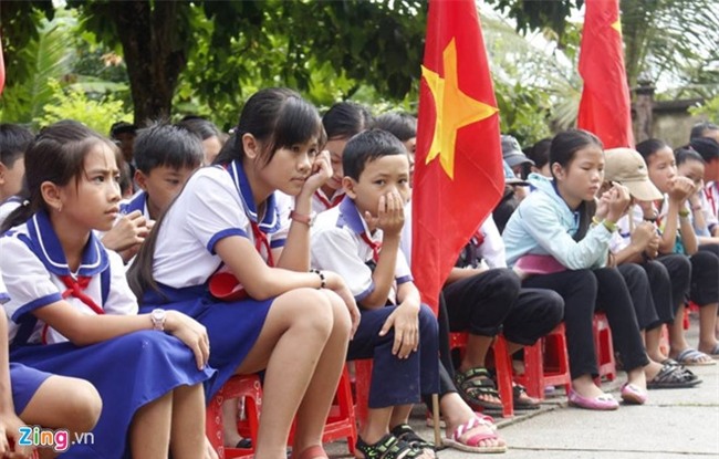 Chuyen hy huu: Ca truong khong hoc sinh nao duoc nhan giay khen hinh anh 3