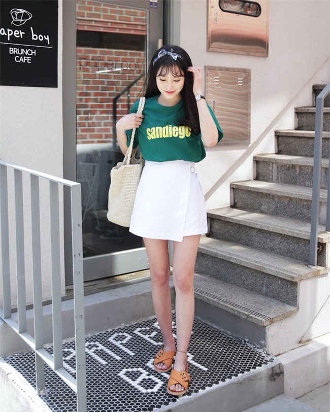 Đâu cần diện váy, cứ mặc quần short cách điệu là bạn đã nữ tính hết nấc - Ảnh 15.