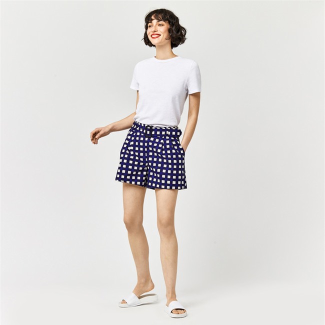 Đâu cần diện váy, cứ mặc quần short cách điệu là bạn đã nữ tính hết nấc - Ảnh 5.