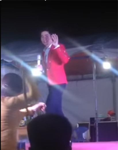 Ca si Luu Chi Vy bi tat nuoc, danh chui khi dien o Binh Duong hinh anh 2