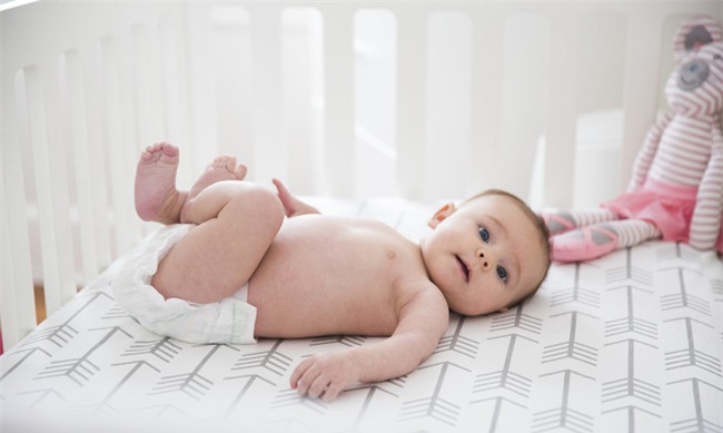 Nếu đủ kiên nhẫn, bố mẹ hãy rèn con tự ngủ theo cách này - Ảnh 3.