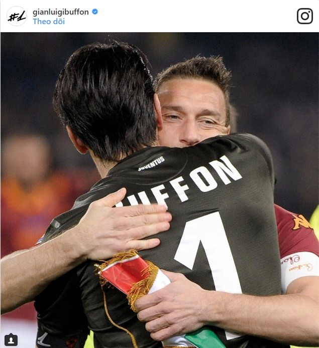 Hoàng tử Francesco Totti khóc nức nở trên vai vợ trong ngày chia tay AS Roma - Ảnh 12.