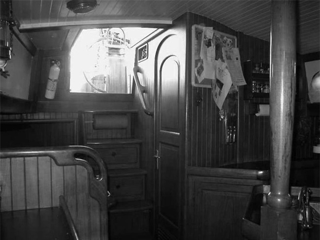 Năm 1961, bé gái này được phát hiện trôi dạt trên biển: 50 năm sau, cô đã tiết lộ một sự thật khủng khiếp đằng sau... - Ảnh 3.