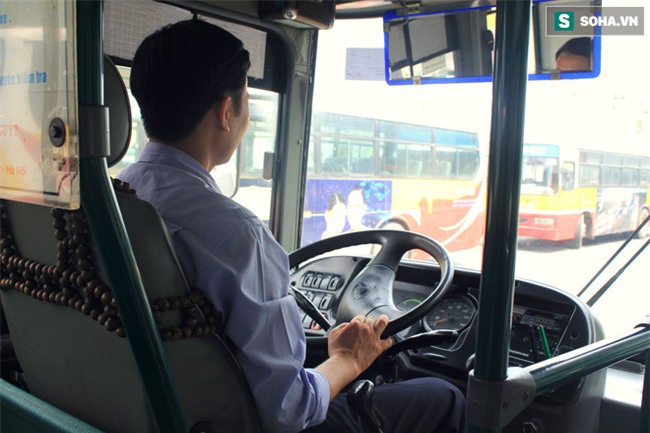 Vị khách xấu tính trên xe buýt và chuyện tài xế đi vệ sinh cũng phải xin phép - Ảnh 3.