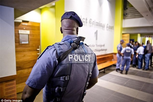 Chàng trai 23 tuổi bị 3 phụ nữ bắt cóc, ép uống nước tăng lực và cưỡng hiếp suốt 3 ngày - Ảnh 1.