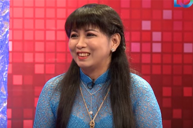 Trẻ trung hơn tuổi, mẹ chồng U60 khiến con dâu lép vế khi xuất hiện trên truyền hình - Ảnh 2.