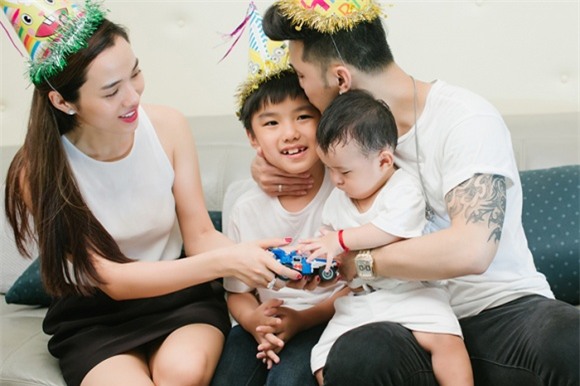 Ưng Hoàng Phúc, ca sĩ Ưng Hoàng Phúc, con trai Ưng Hoàng Phúc, sao việt