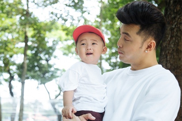 Ưng Hoàng Phúc, ca sĩ Ưng Hoàng Phúc, con trai Ưng Hoàng Phúc, sao việt