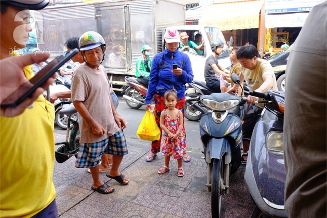 Tết Đoan Ngọ, tiệm vịt quay Sài Gòn bán hơn 2.000 con/ ngày, thu tiền “khủng” - Ảnh 7.