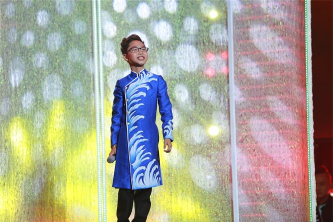 Sau 2 nam, 'Thi Mau nhi' Duc Vinh bat ngo di thi hat hinh anh 1