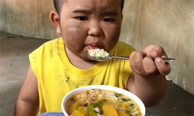 phia sau hao quang cua sao nhi dang tuoi an tuoi lon hinh anh 1