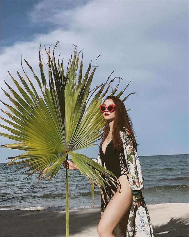 vang bong da lau, yen trang, yen nhi tro lai sexy bat ngo hinh anh 2