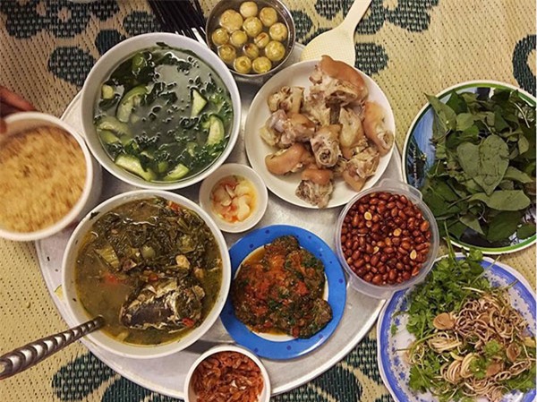 den nha ban trai, co gai chi viec ngoi choi, duoc nguoi yeu tiep dai mam com nhu "ba hoang" - 2