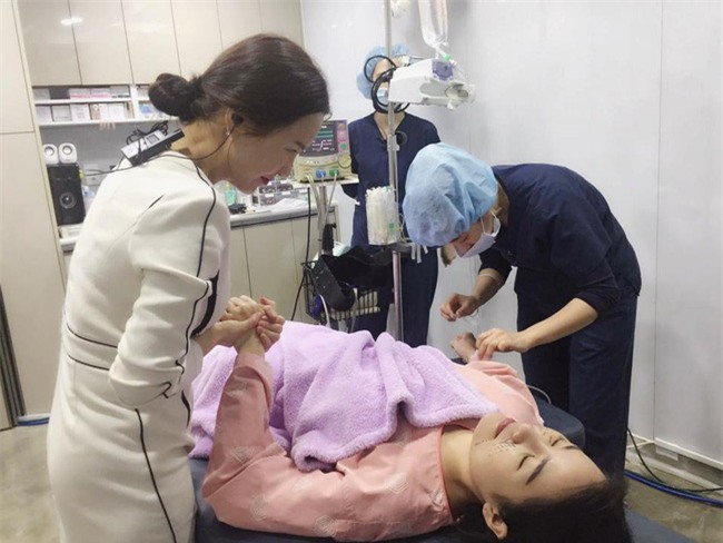 Sao Việt đang có xu hướng công khai quá trình phẫu thuật thẩm mỹ trên mạng xã hội - Ảnh 9.