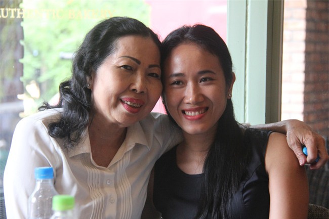 Nước mắt hạnh phúc của người mẹ sang Pháp đòi quyền nuôi con: Tôi đếm từng ngày để được gặp con - Ảnh 4.