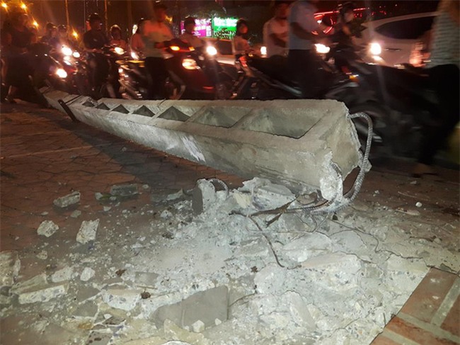 Hà Nội: Nữ tài xế lái ô tô tông đổ cột điện và lao vào xe máy khiến 2 người nhập viện - Ảnh 5.