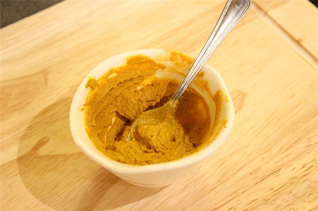 hoc lom cach cham soc da cua co con dau trong “song chung voi me chong” - 9