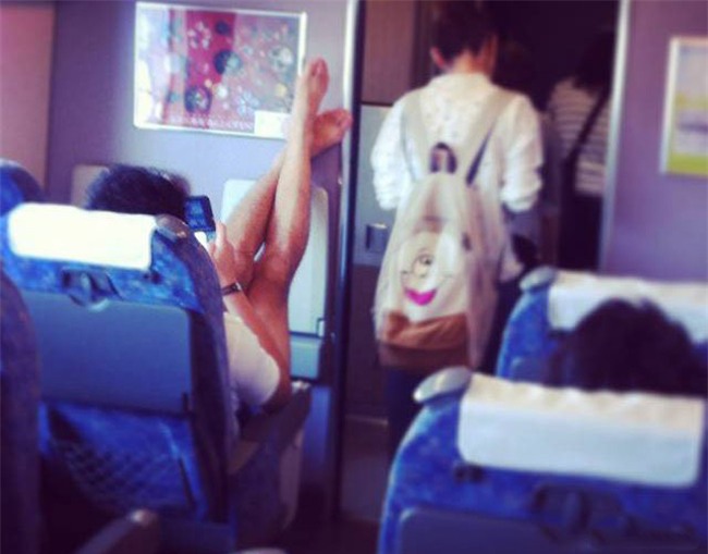 "nga ngua" khi bat gap canh nay tren may bay hinh anh 2