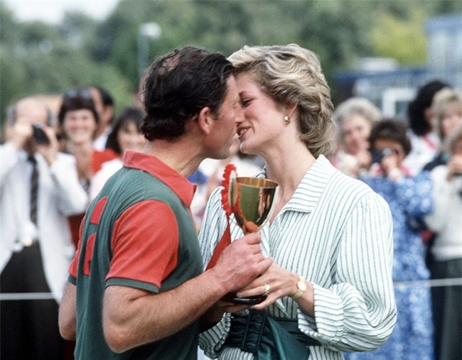 Câu nói đầy cay đắng của Công nương Diana bóc trần sự thật về cuộc hôn nhân hoàng gia có vẻ ngoài cổ tích - Ảnh 4.