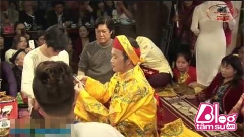 hoai-linh-hau-dong-blogtamsuvn16