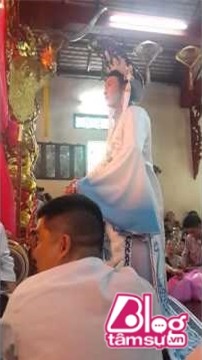 hoai-linh-hau-dong-blogtamsuvn20