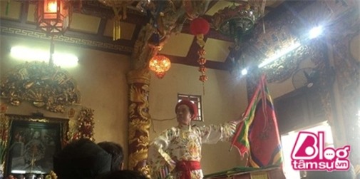 hoai-linh-hau-dong-blogtamsuvn9