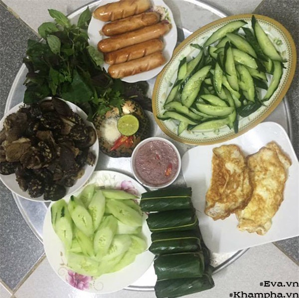 hoc chong vao bep nau an, co ai ngo vo tre lai lam duoc mam com gia dinh nhu vay - 4