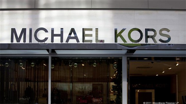 Michael Kors đồng loạt đóng cửa 100 cửa hàng vì lí do không ai ngờ tới-2