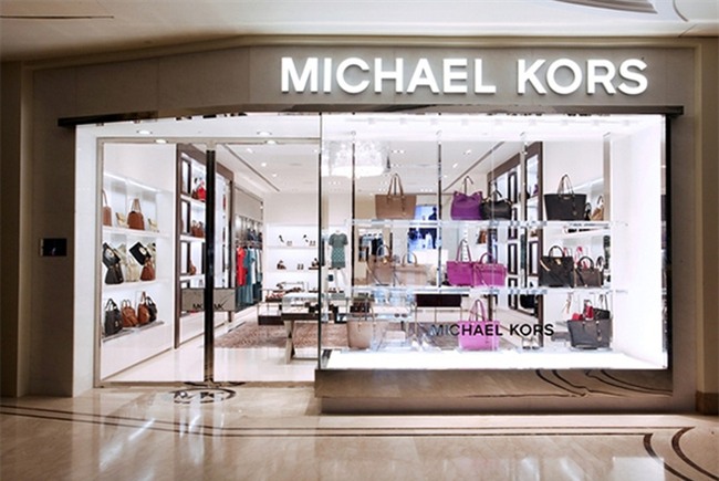 Michael Kors đồng loạt đóng cửa 100 cửa hàng vì lí do không ai ngờ tới-4