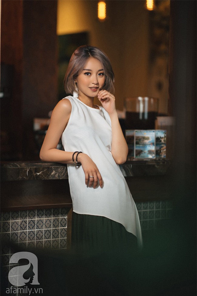 Mi Vân gợi ý cách diện đồ hợp mốt với kiểu tóc ngắn nhuộm màu khói  - Ảnh 3.