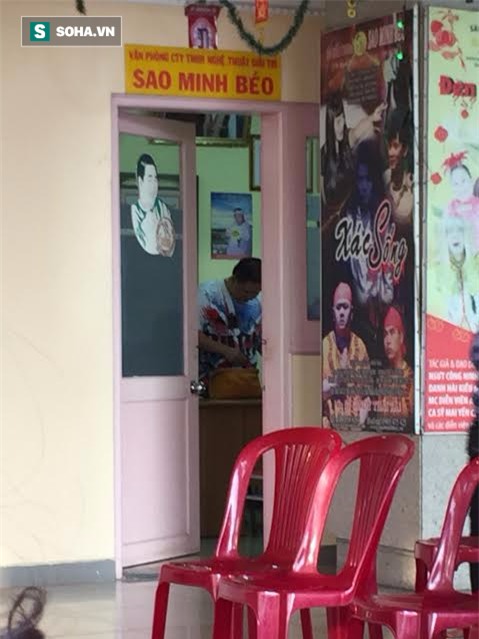 Hình ảnh thảm hại tại buổi diễn của sân khấu Minh Béo ngày 1/6: Khi khán giả bức xúc, quay lưng - Ảnh 1.