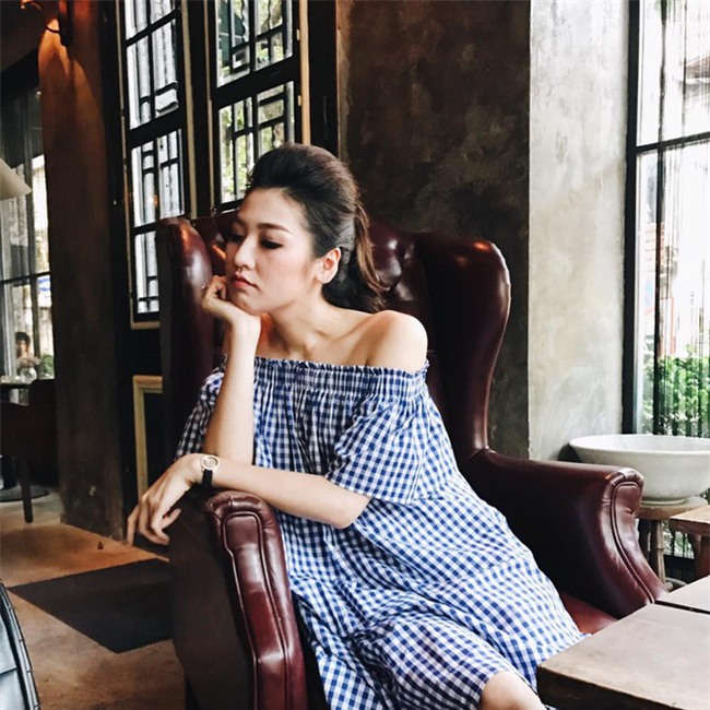 Kỳ Duyên diện đồ đơn giản vẫn kiêu kỳ, Angela Phương Trinh bỗng màu mè hết biết trong street style tuần này - Ảnh 10.