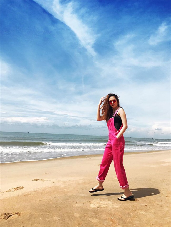 Kỳ Duyên diện đồ đơn giản vẫn kiêu kỳ, Angela Phương Trinh bỗng màu mè hết biết trong street style tuần này - Ảnh 22.