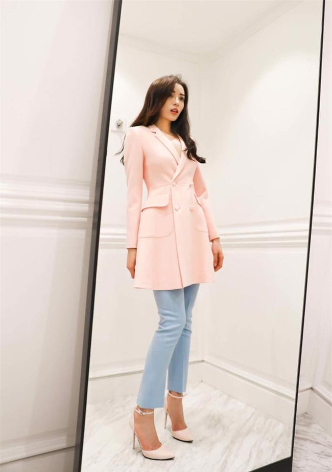 Kỳ Duyên diện đồ đơn giản vẫn kiêu kỳ, Angela Phương Trinh bỗng màu mè hết biết trong street style tuần này - Ảnh 4.