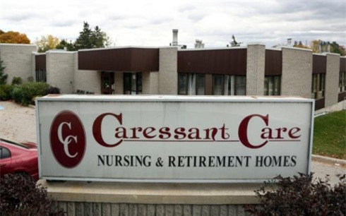 hai hung y ta canada tiem insulin sat hai 8 nguoi tai trai duong lao hinh 1