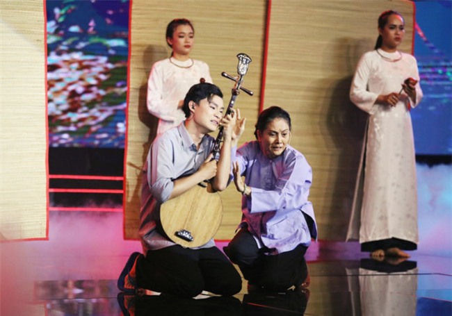 Luong Bang Quang xuc dong ke ve nguoi cha tat nguyen tu nam 4 tuoi hinh anh 18