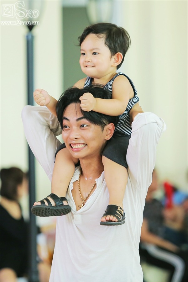 Phát cuồng với nét đáng yêu của KuBi - tiểu hoàng tử nhà Khánh Thi-9