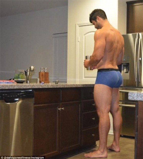 hot boy, hot boy 6 múi, trai đẹp, trai tây, anh chàng khổng lồ