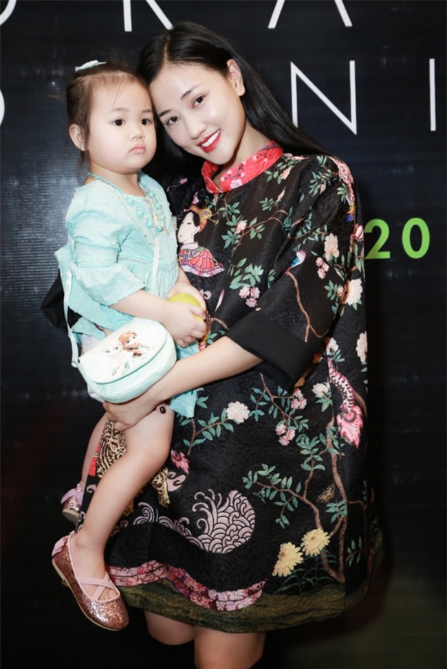 Maya: ‘Toi bay gio moi phau thuat tham my la qua muon’ hinh anh 2