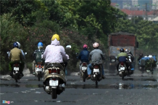 Nang nong 47 do C khien ao anh xuat hien tren duong Ha Noi hinh anh 1