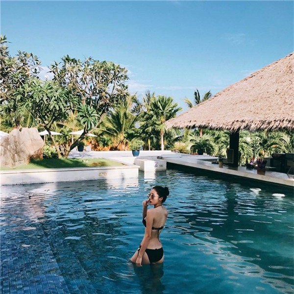 Hoa hậu Kỳ Duyên khoe dáng mảnh mai trong bộ bikini 2 mảnh.
Á hậu Huyền My xinh đẹp, sexy đến từng centimet.