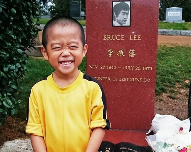 Cậu bé 7 tuổi người Nhật khiến cả thế giới kinh ngạc vì màn trình diễn tuyệt vời y hệt huyền thoại Lý Tiểu Long - Ảnh 10.